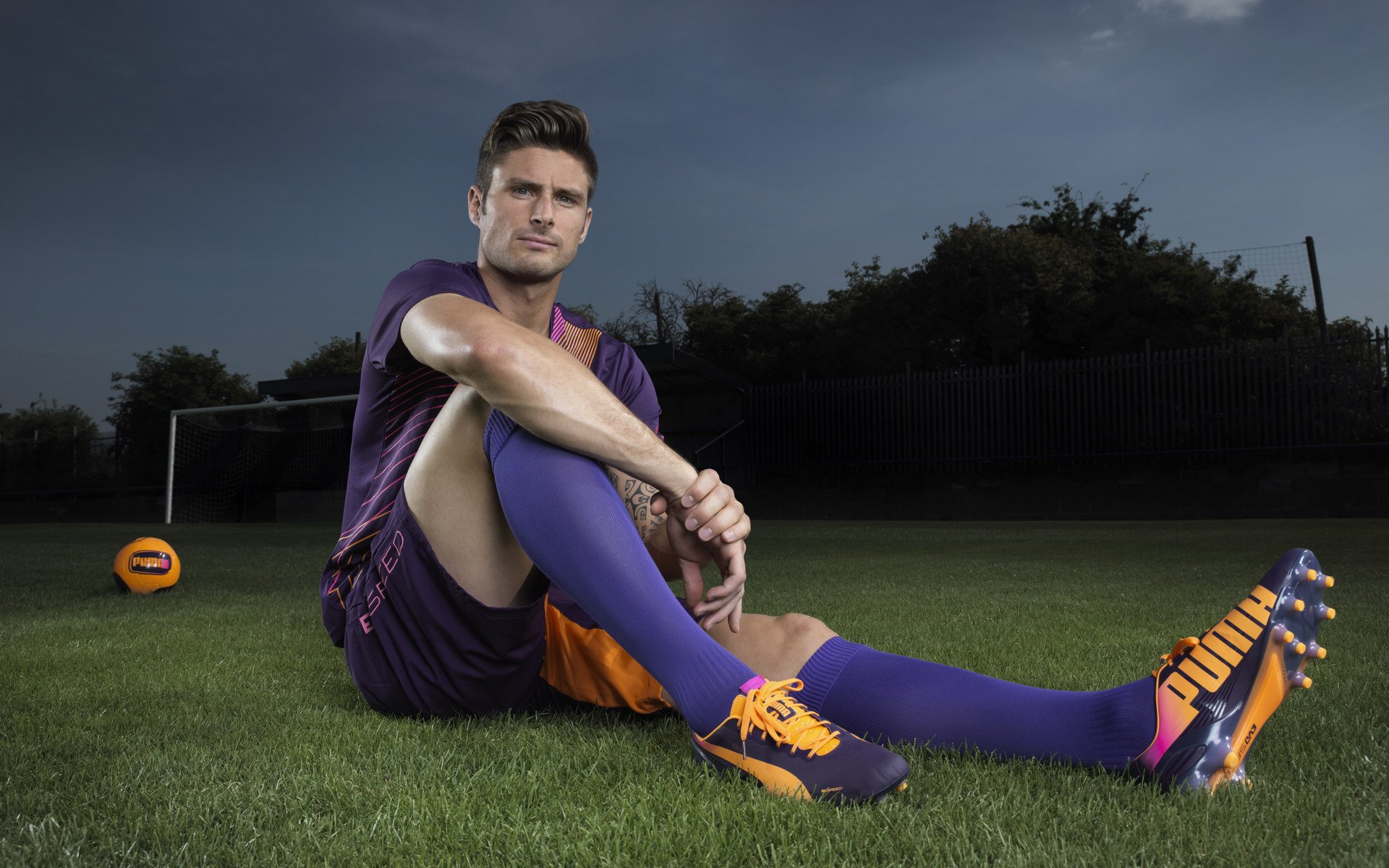 五大联赛中场拦截位置是否向前场逼抢线靠拢,五大联赛主场优势