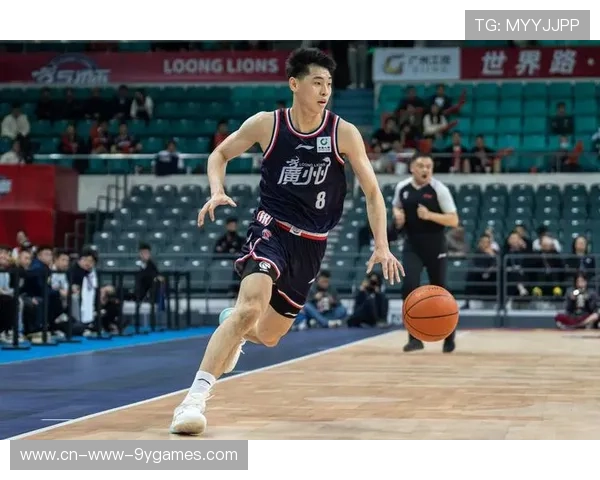 CBA崔永熙对抗训练力量提升，全面升级篮球竞技能力